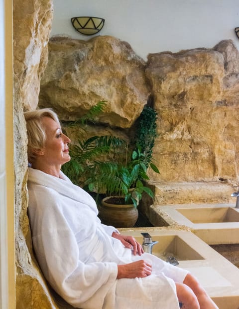 Sauna, steam room, Turkish bath, body treatments, facials