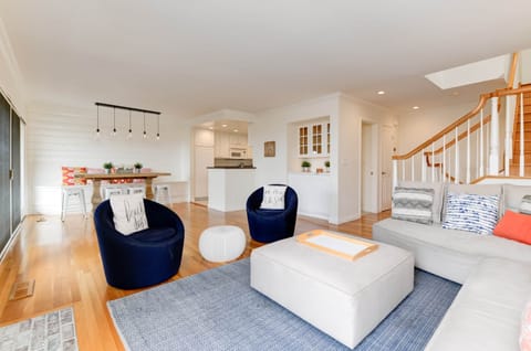 Family room - Dining room (1)