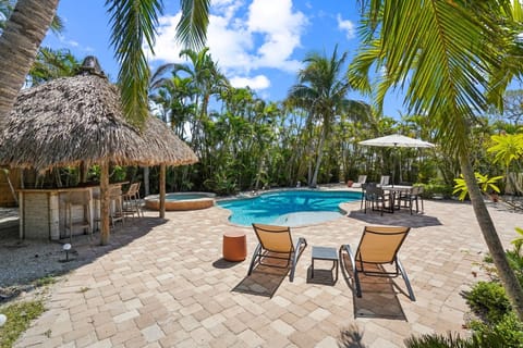 Island Life - Pool, Spa, and Seating