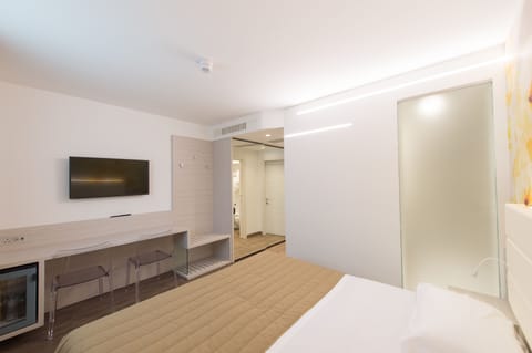 Minibar, in-room safe, desk, soundproofing