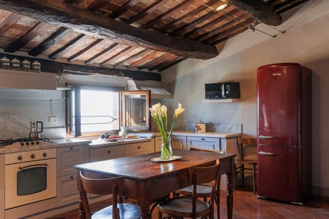 Apartment, 2 Bedrooms | In-room dining