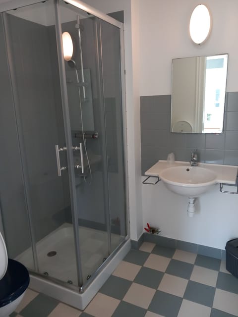 Comfort Twin Room | Bathroom