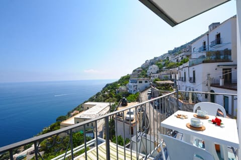 Apartment | Terrace/patio