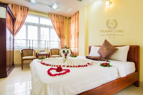 Deluxe Double Room, Ocean View | Minibar, desk, rollaway beds, free WiFi