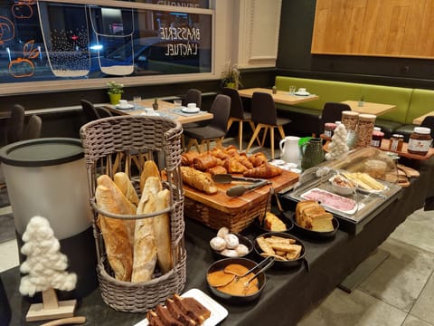 Daily buffet breakfast (EUR 13 per person)