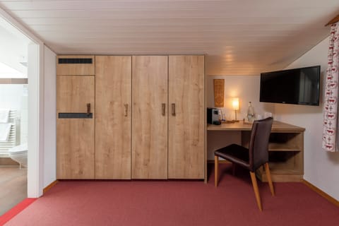 Double Room «Attic» (Wendeltreppe) | Hypo-allergenic bedding, down comforters, in-room safe