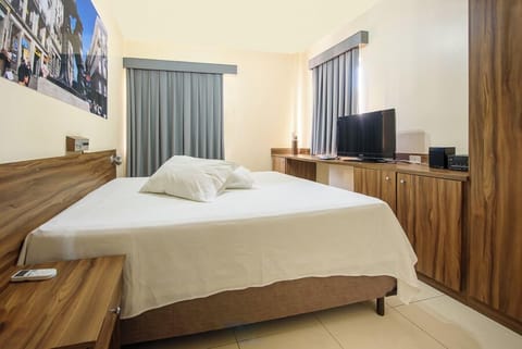 Deluxe Room | Minibar, desk, soundproofing, free WiFi
