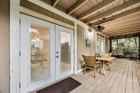 Condo, 2 Bedrooms | Outdoor dining