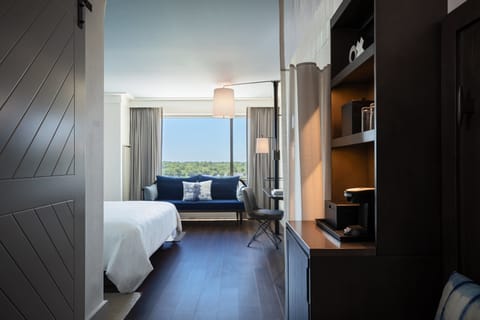 Premium bedding, pillowtop beds, in-room safe, desk