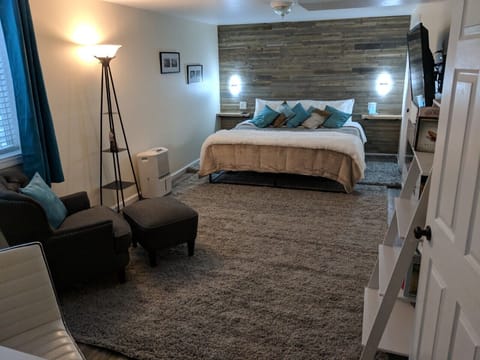 Get a great night's rest on a Leesa King size mattress