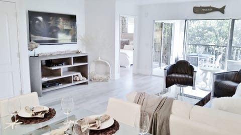 Light & Bright Unit with BALCONY