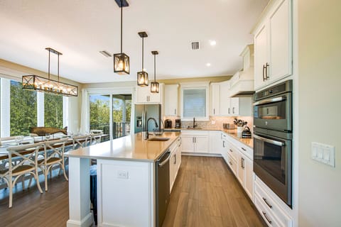 Fully Equipped Modern Kitchen