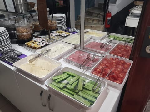 Daily buffet breakfast for a fee