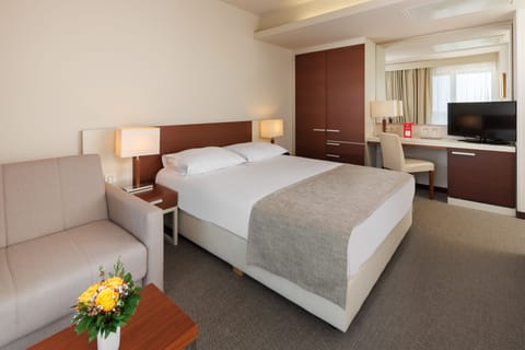 Superior Room, Balcony, Sea Facing | Desk, blackout drapes, free WiFi, bed sheets