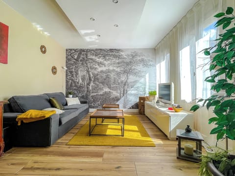 Premium Apartment, 2 Double Beds, Non Smoking, Park View | Living area