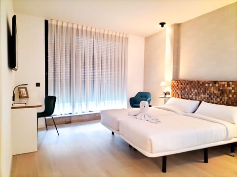 Double Deluxe Terrace | Desk, laptop workspace, soundproofing, free WiFi