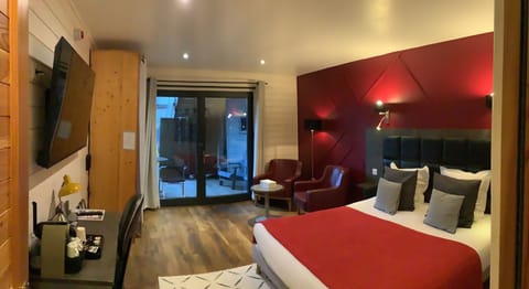 Premium Double Room | Individually decorated, desk, free WiFi, bed sheets