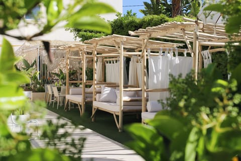 Outdoor pool, open 9 AM to 9 PM, sun loungers