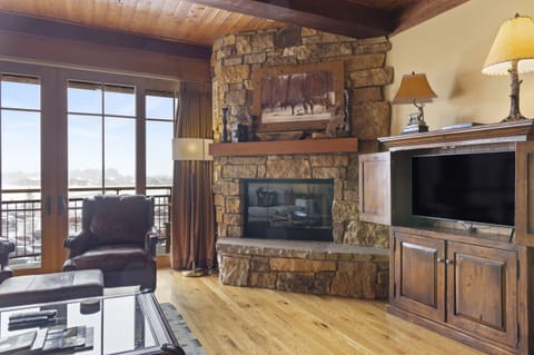 LIving Room with Fireplace
