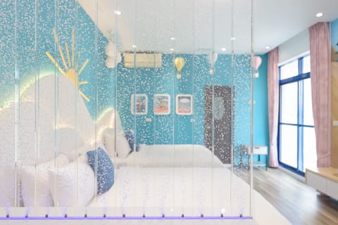 Deluxe Quadruple Room | Individually decorated, desk, blackout drapes, rollaway beds