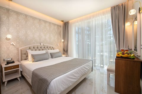 Soundproofing, free WiFi, bed sheets