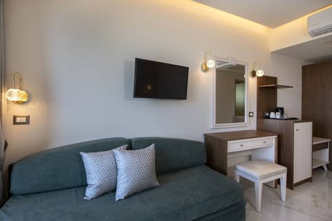 Panoramic Twin Room, Sea View | Soundproofing, free WiFi, bed sheets