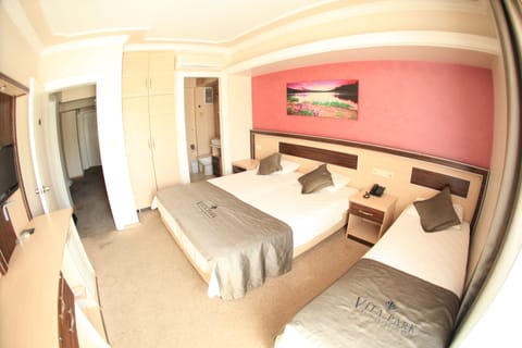 Standard Room | In-room safe, desk, iron/ironing board, free WiFi