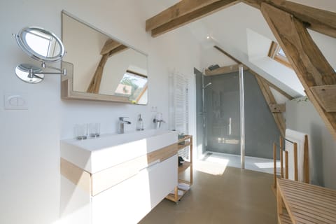 Romantic Double Room, 1 King Bed | Premium bedding, individually decorated, individually furnished