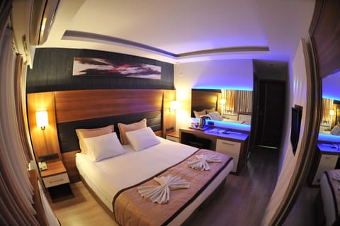 Minibar, in-room safe, desk, soundproofing