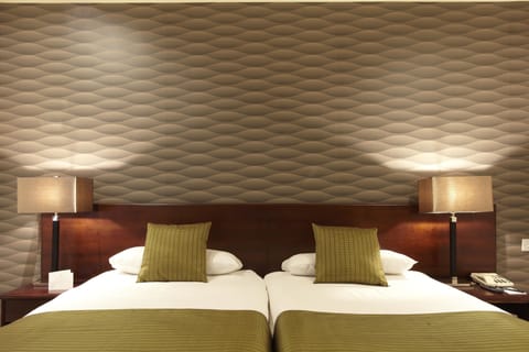 Standard Twin Room | Premium bedding, in-room safe, desk, soundproofing