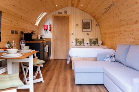 Standard Cabin | Hypo-allergenic bedding, laptop workspace, iron/ironing board, free WiFi