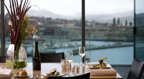 Two Bedroom Penthouse - Harbour View | Room service - dining