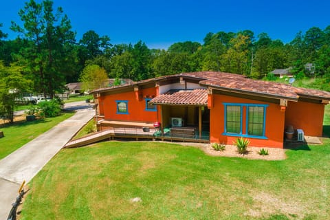 Villa3 has a large backyard to enjoy with family and friends or next tournament.