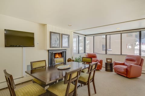 Gather at the table, comfy chairs! Seats 8 - the extra chairs aren't in picture.