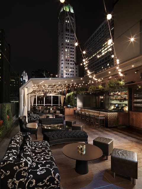2 bars/lounges, rooftop bar