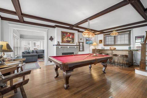 Game Room with Bar and Plenty of Games to Play!