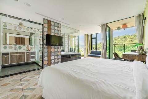 Deluxe Double Room, Balcony | Blackout drapes, soundproofing, free WiFi, bed sheets