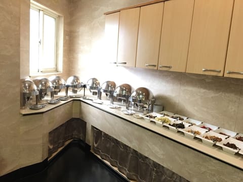 Free daily buffet breakfast