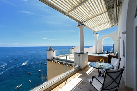 Executive Suite (Outdoor Bathtub) | Terrace/patio