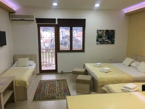 Comfort Studio, Balcony, River View | Desk, laptop workspace, soundproofing, free WiFi