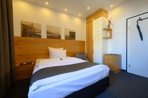 Comfort Single Room | Premium bedding, down comforters, minibar, in-room safe