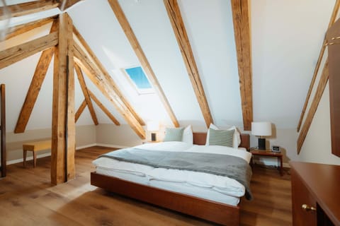 Standard Suite | In-room safe, desk, blackout drapes, soundproofing