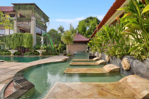 Outdoor pool, pool umbrellas, sun loungers