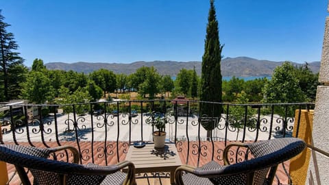 Duplex Room with Lake View | Terrace/patio