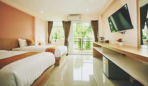 Superior Twin Room | Minibar, soundproofing, free WiFi, bed sheets