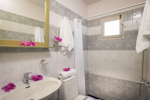 Traditional Duplex, 2 Bedrooms, Terrace, Sea View | Bathroom | Shower, hair dryer, slippers, bidet