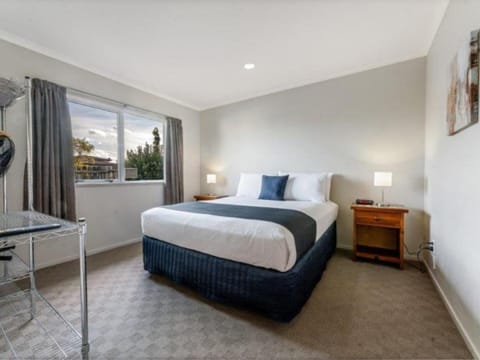 One Bedroom | Desk, laptop workspace, soundproofing, cribs/infant beds