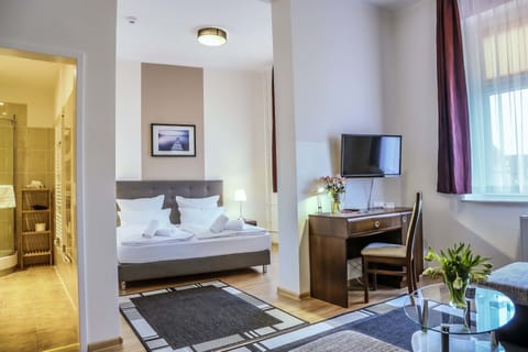 Comfort Double Room | Desk, laptop workspace, soundproofing, iron/ironing board (on request)