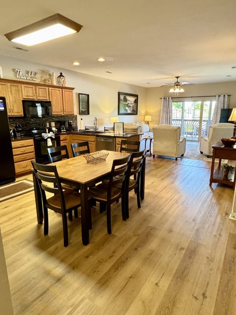 Condo, 3 Bedrooms | Interior