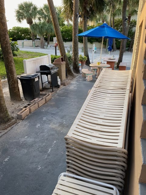 BARBECUE, UMBRELLA/ PATIO TABLES, LOUNGER CHAIRS  FREE(just return at 6pm) 